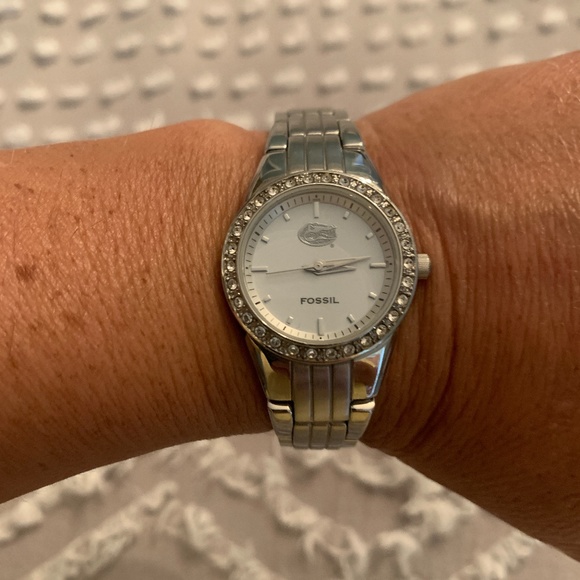 Women’s Fossil watch - Picture 1 of 3